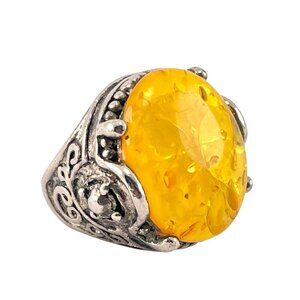 Vintage Style Silver Ring Large Amber-Like Resin Stone Intricate Design Size 6